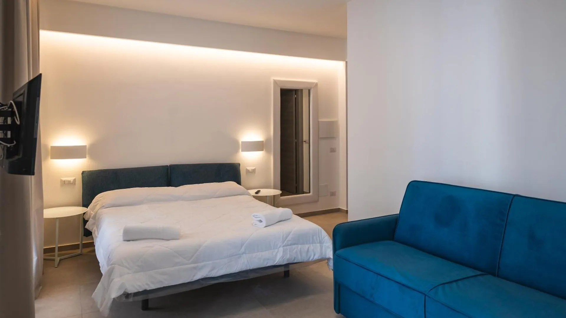 Aura Room Letojanni 0*,  Italy