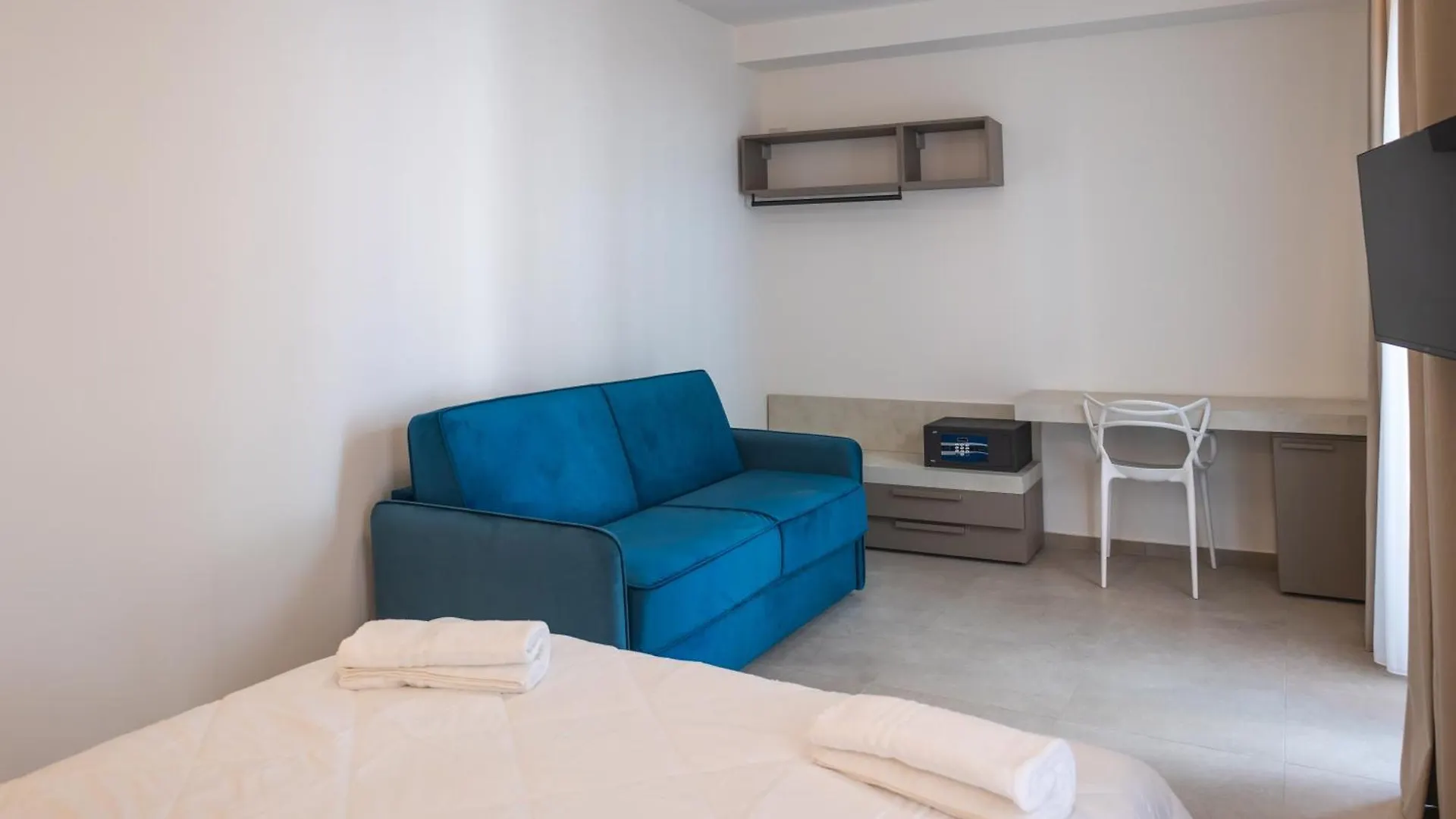 Guest house Aura Room Letojanni Italy