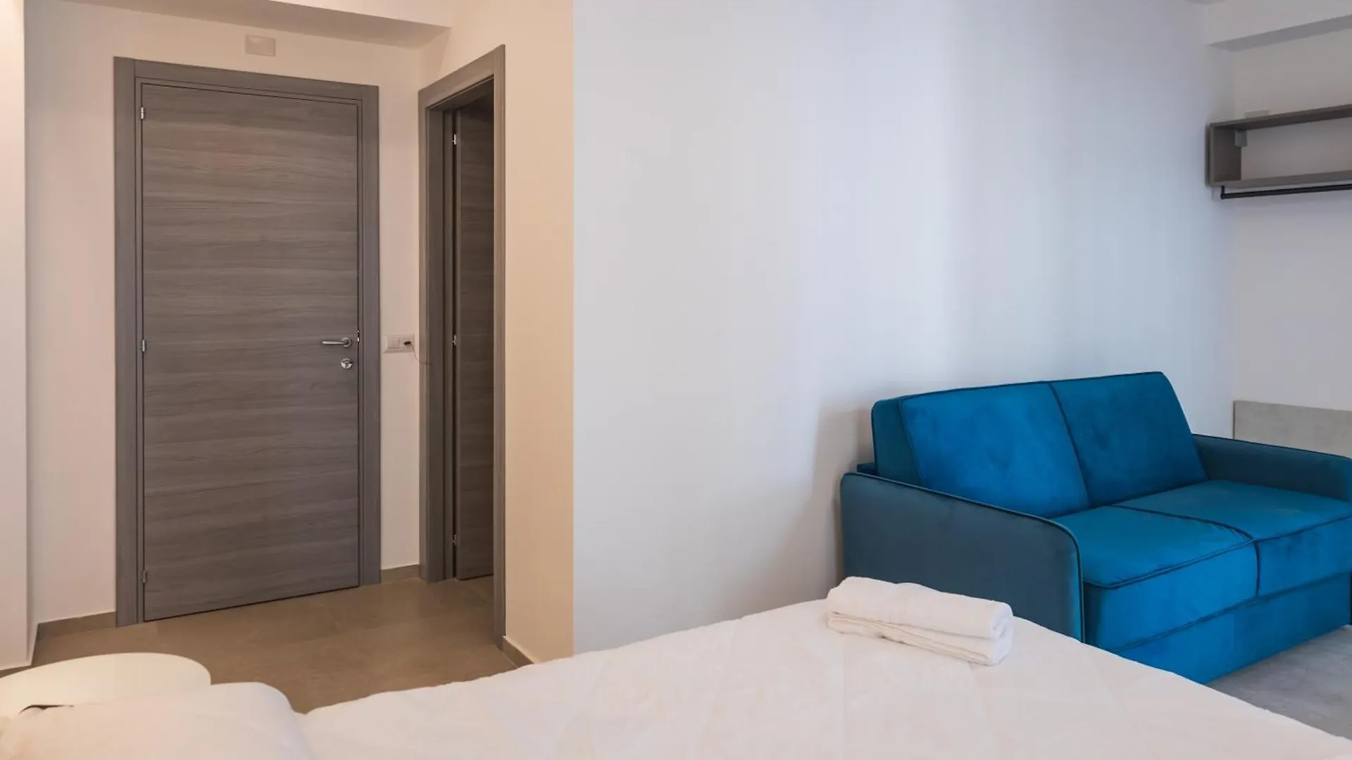 Aura Room Letojanni