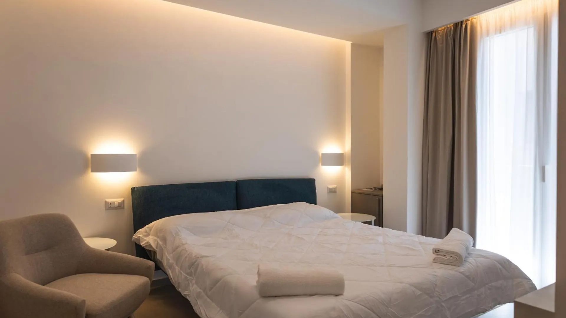 Aura Room Letojanni