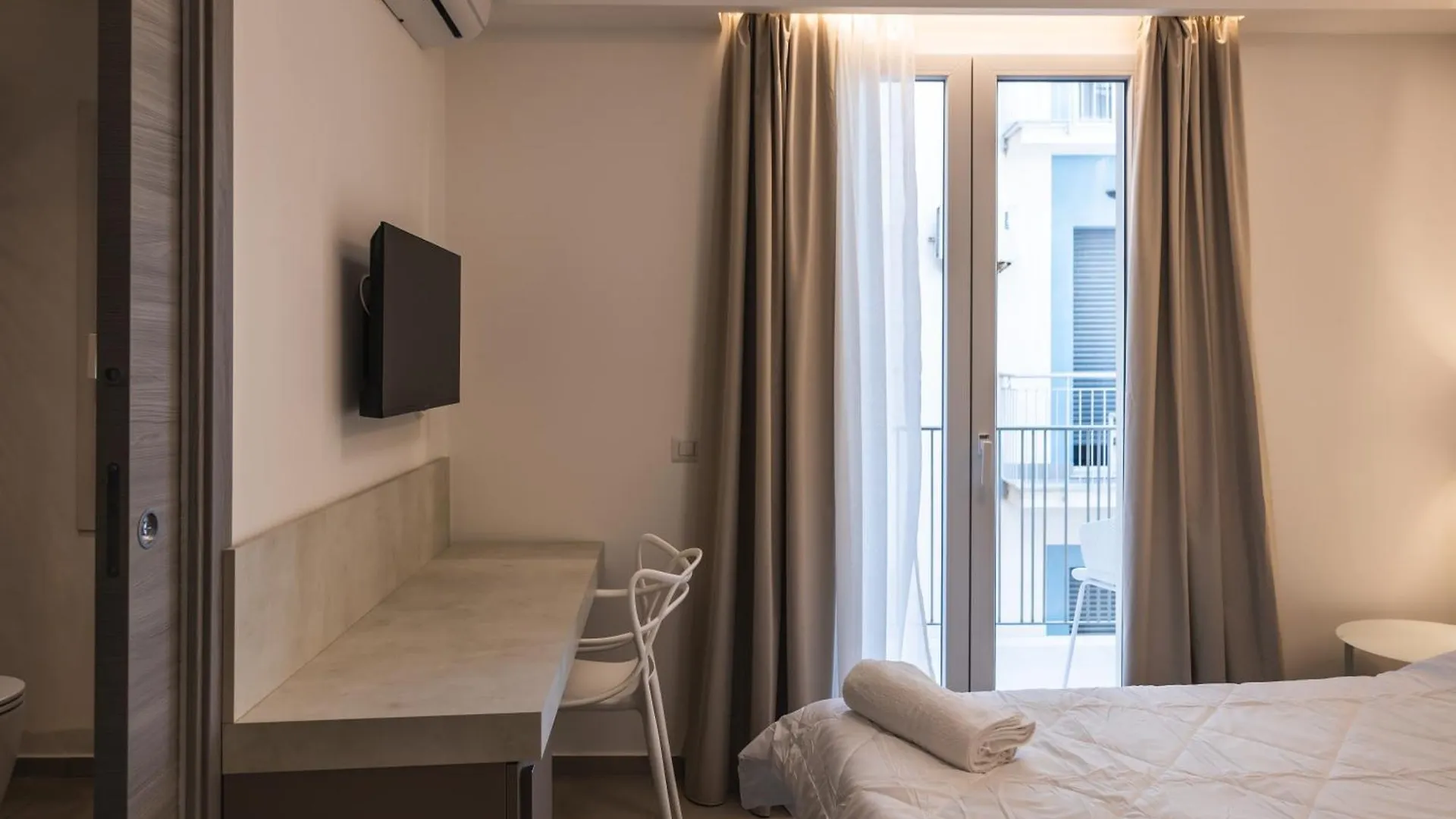 Aura Room Letojanni