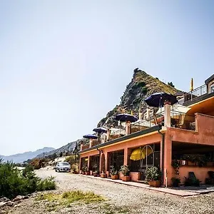 Fondaco Parrino Mare Aparthotel